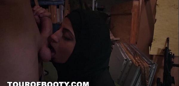  TOUR OF BOOTY - US Soldier Takes A Liking To Sexy Arab Servant
